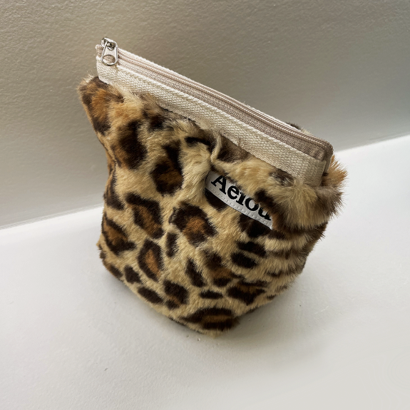 AEIOU·アエイオウ | Aeiou Basic Pouch (M Size) Leopard Fur – mmesh