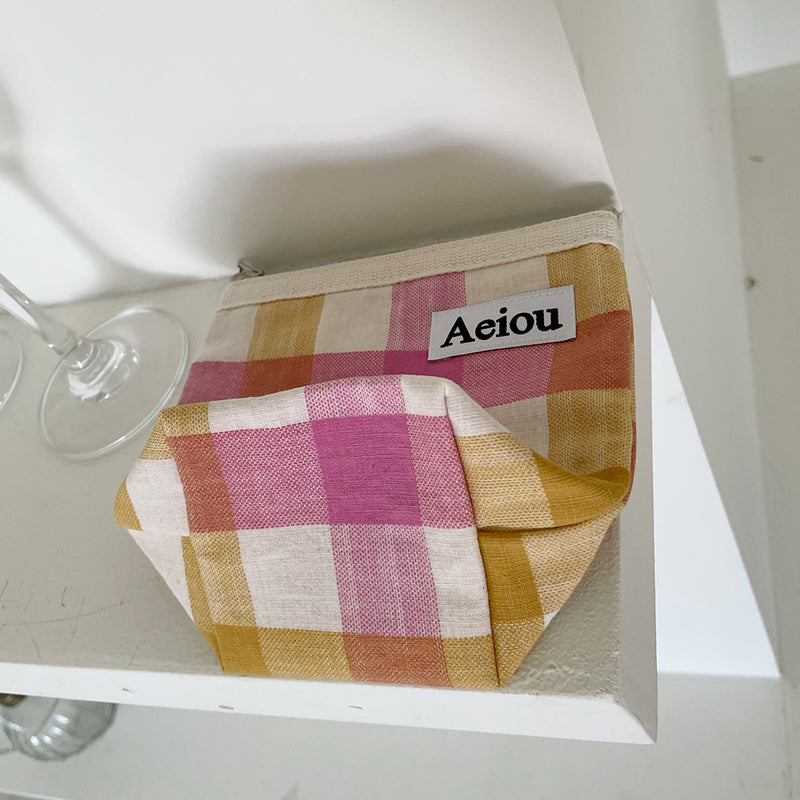 Aeiou Basic Pouch (M Size) Sweet Sour Pink Wide Check
