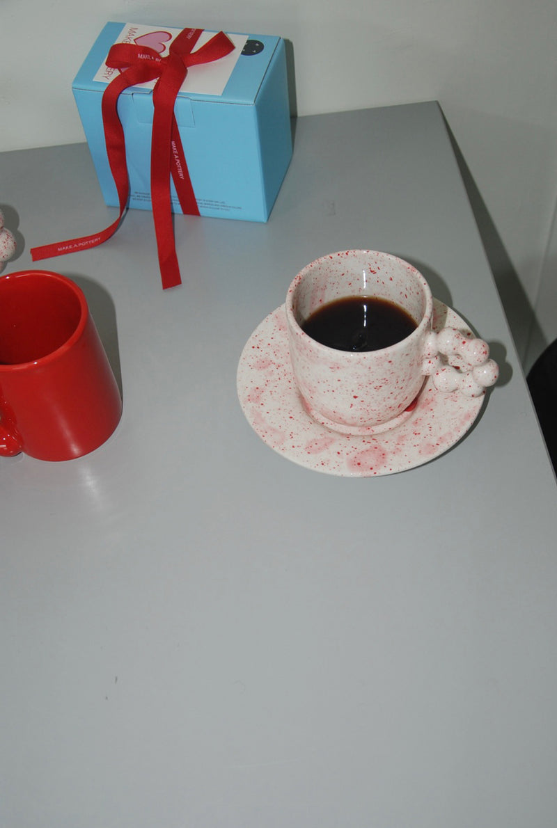 BEADS COFFEE CUP/SAUCER (RED-POP)