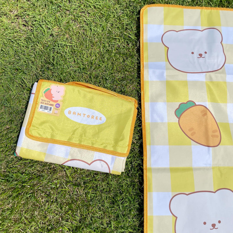 chestnut bear carrot picnic mat