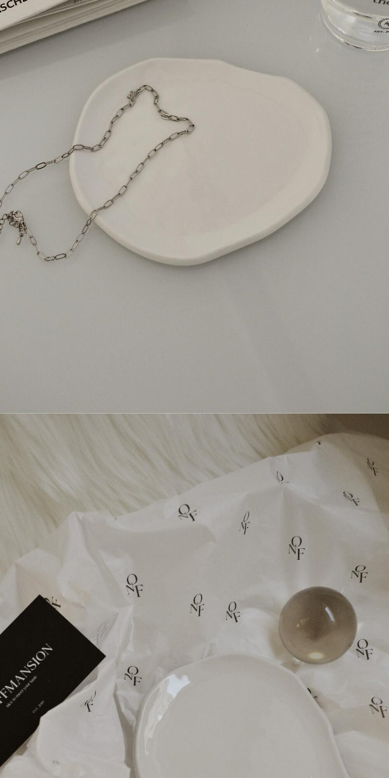 [ROOM 618] Pebble Plate - glossy White
