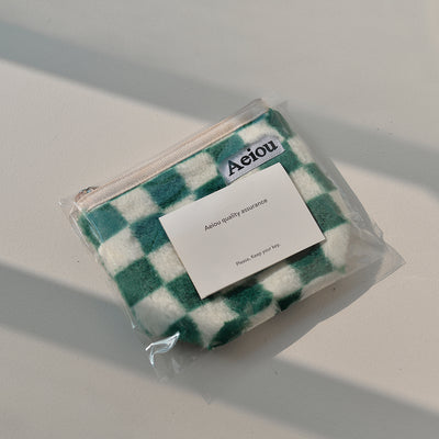 Aeiou Basic Pouch (M Size) Fur Checkerboard Green