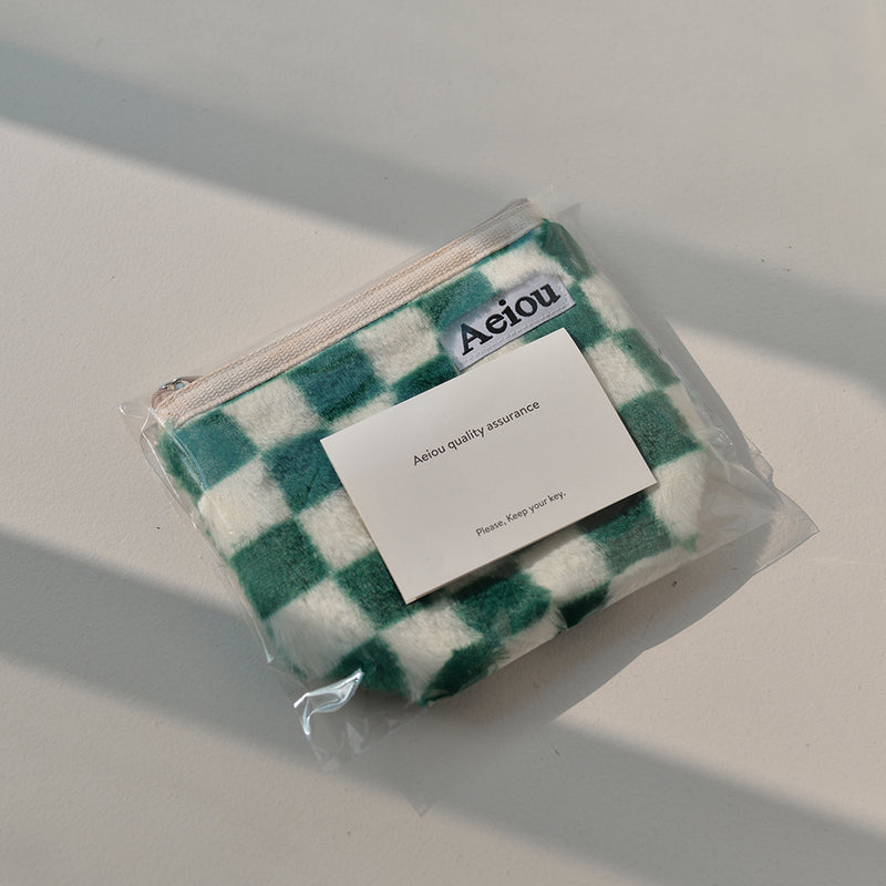 [ROOM 618] Aeiou Basic Pouch (M Size) Fur Checkerboard Green