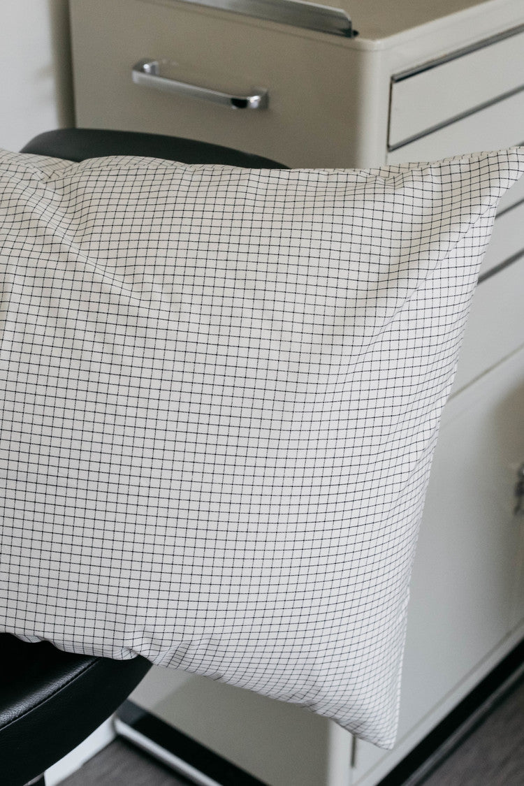 [ROOM 618] Almond check pillow cover
