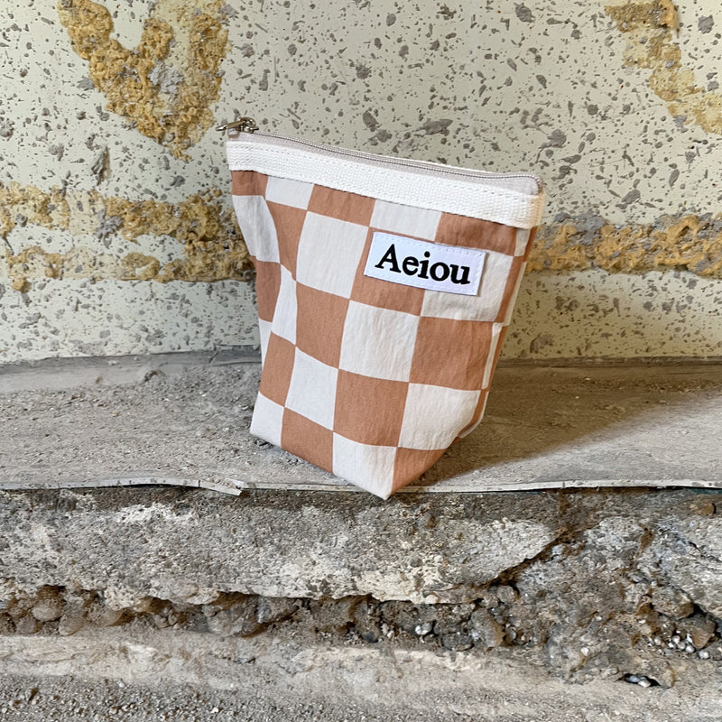 Aeiou Basic Pouch (Size M) Checkerboard Brass