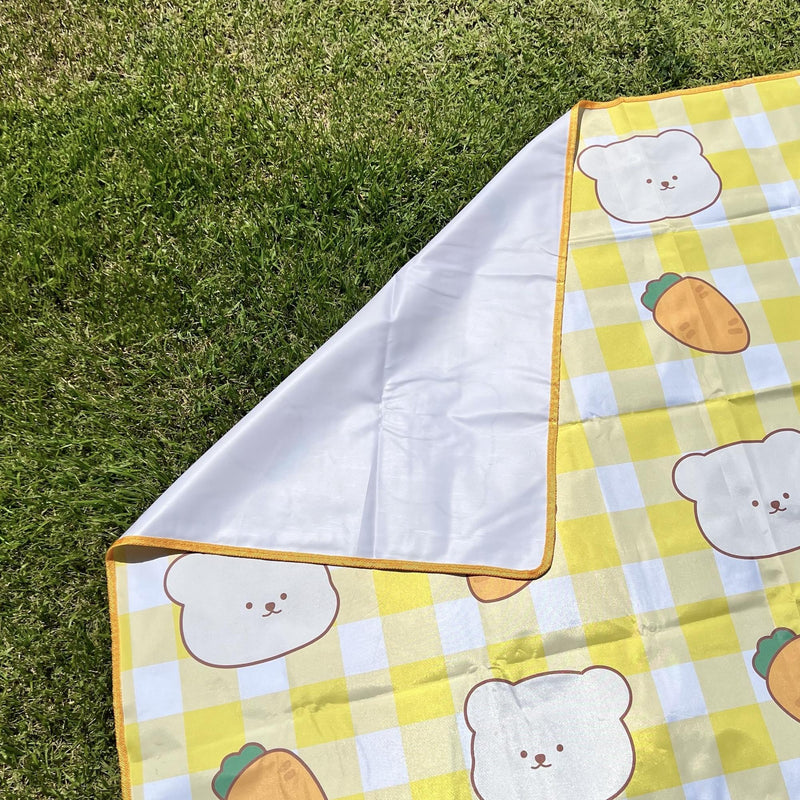 chestnut bear carrot picnic mat