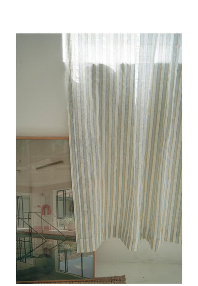 French Curtain