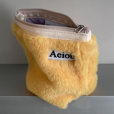 Aeiou Basic Pouch (M Size) Pumpkin Soup Fur