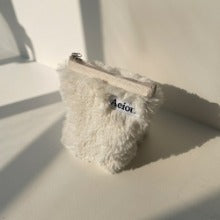 [MAEIRE] Aeiou Basic Pouch (M Size) White Milk Cream Fur