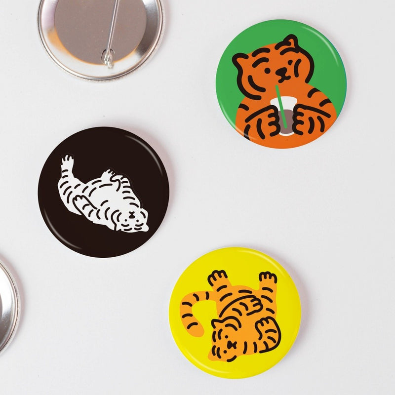 Tigers Tin Badge Set
