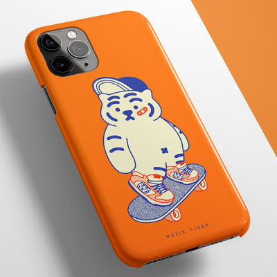 Skateboard Tiger  iPhoneケース